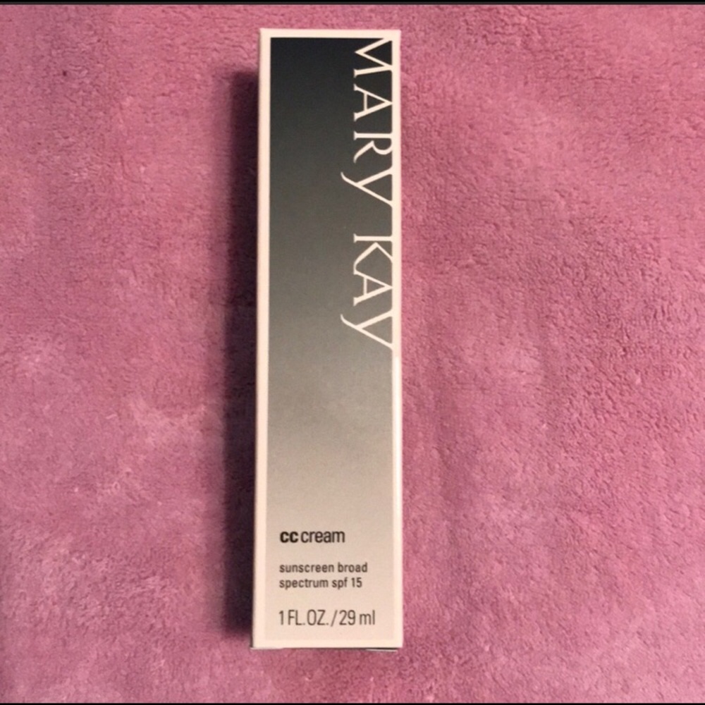 Mary Kay® CC Cream SPF 15* (swatched) - Picture 4 of 6
